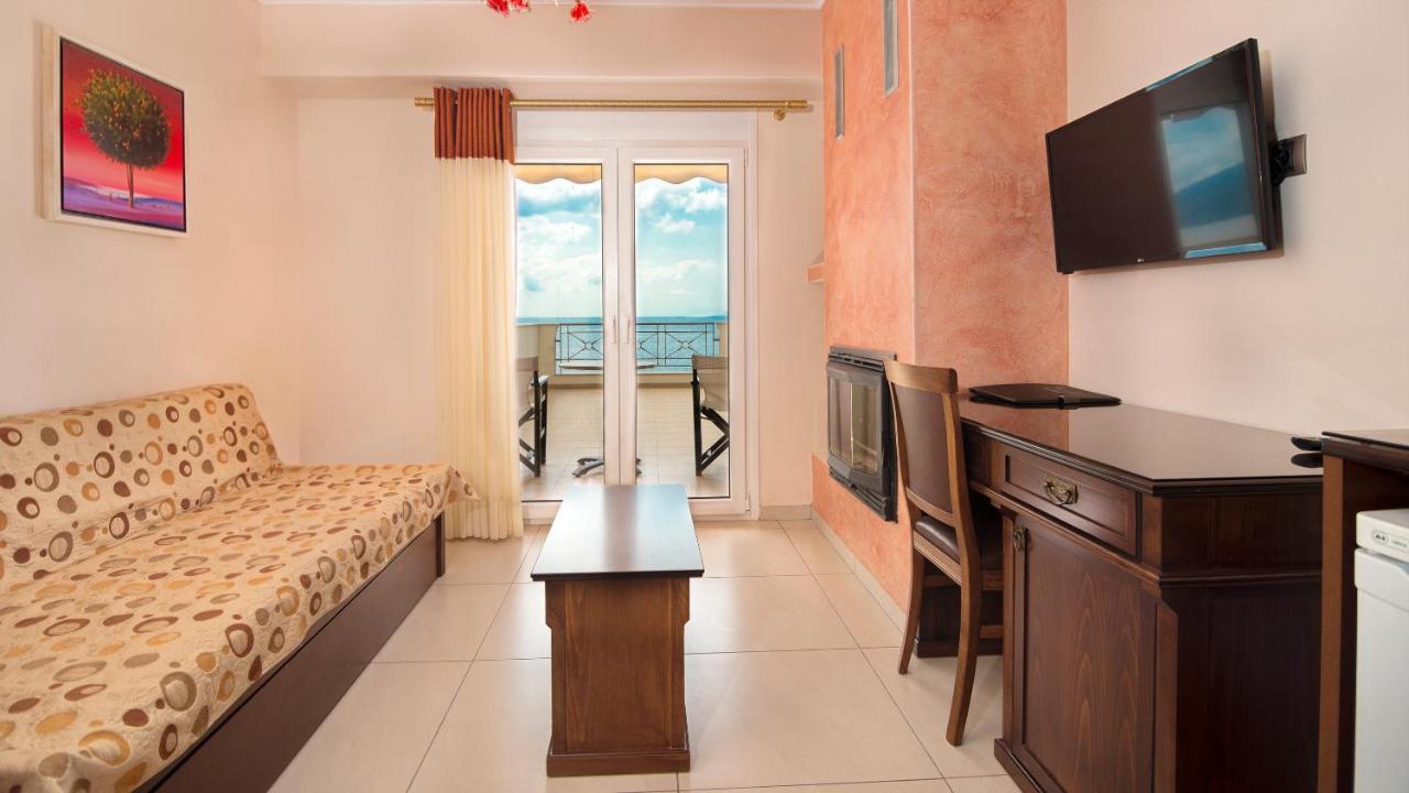Ilia Mare Hotel Exterior photo